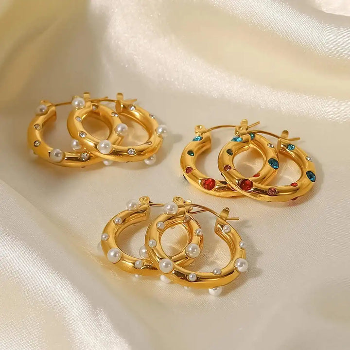 Aros Circulares Dorados con Circonitas Resplandecientes