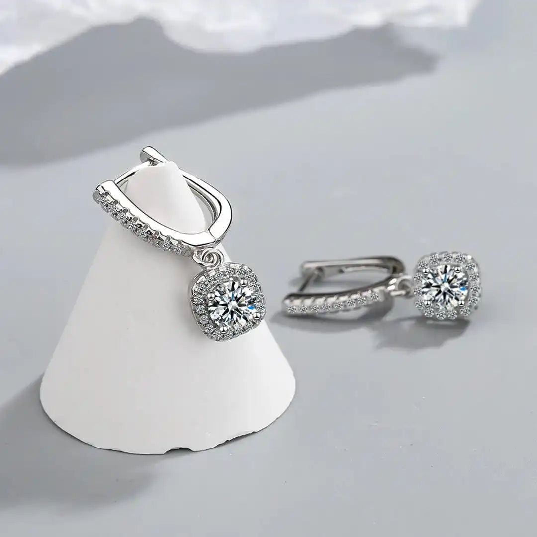 Pendientes Clásicos Oro Blanco con Piedra