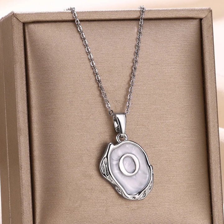 Collar océano con iniciales de Oro