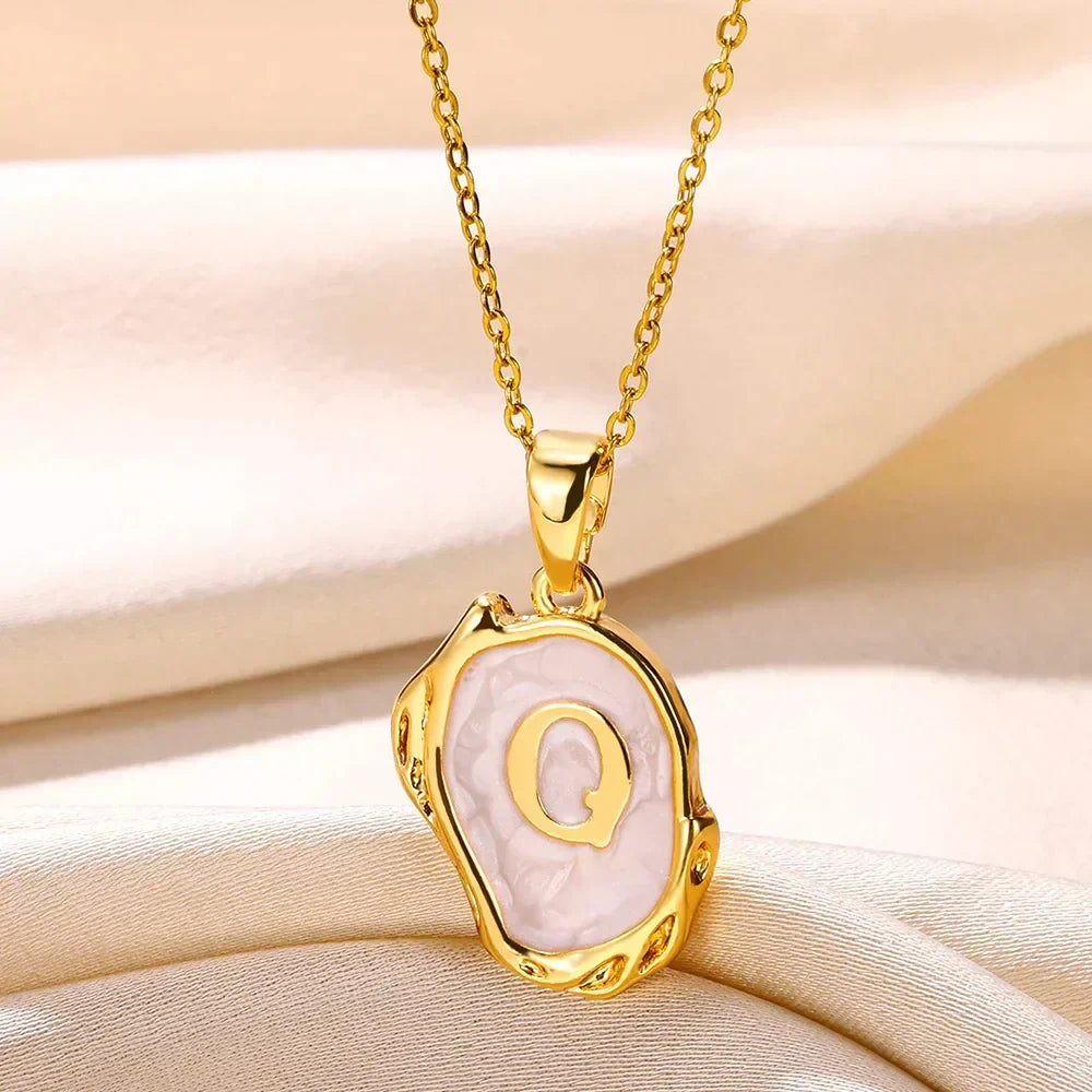 Collar océano con iniciales de Oro