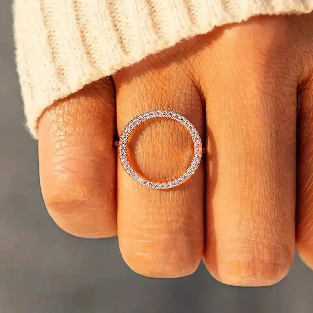 Anillo Círculo Redondo con Circonitas