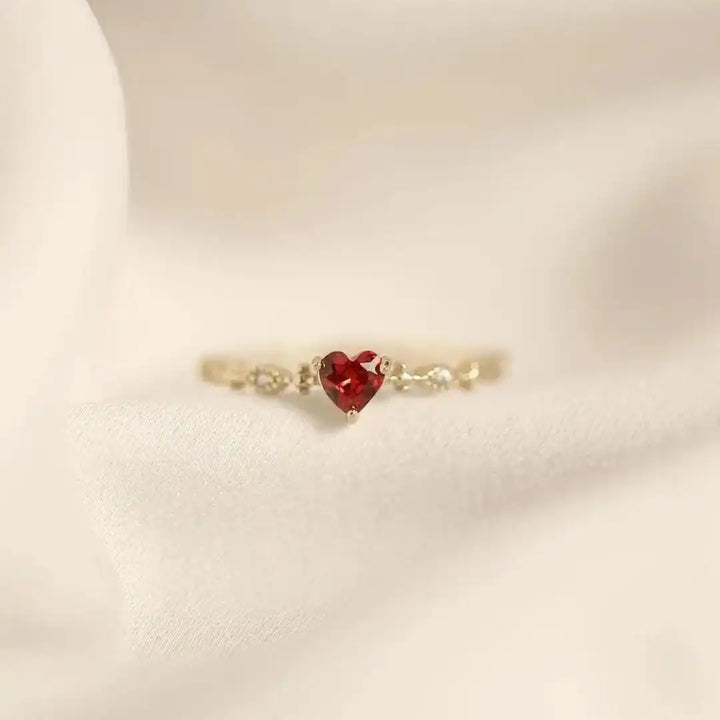 Anillo Banda Corazón con Marquesas