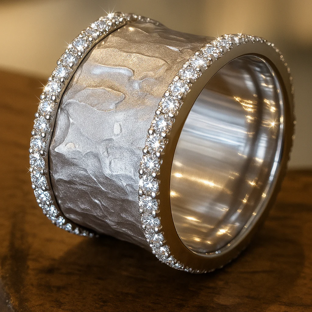 Anillo Plateado Vintage con Circonitas