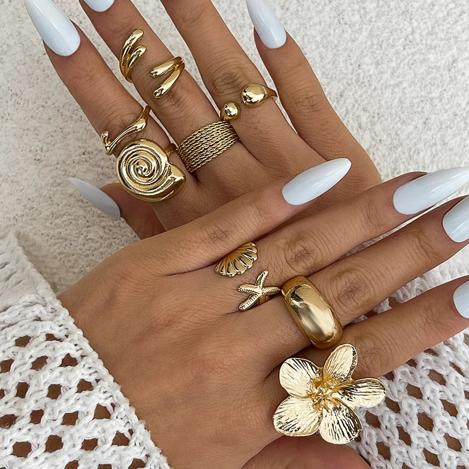 Anillo Vintage con Flor y Pétalo