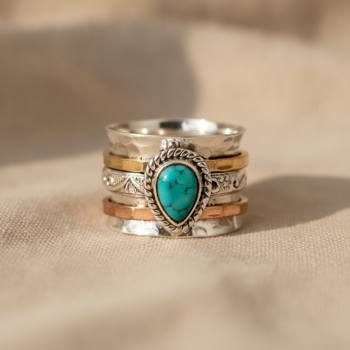 Anillo Declarativo con Turquesa Ovalada