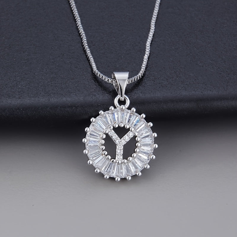 Collar Inicial con Circonitas Oro Blanco