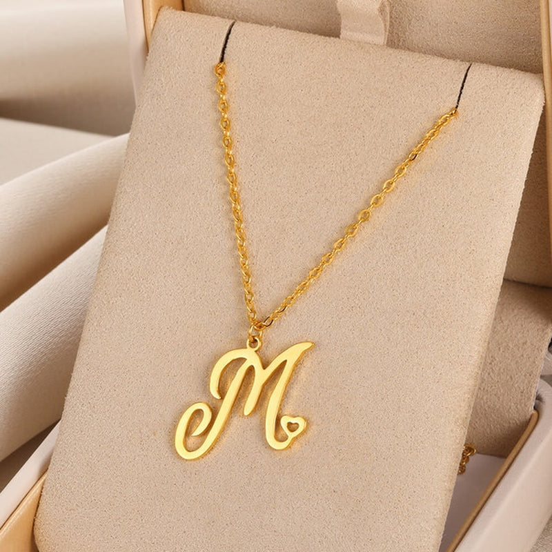 Collares con colgante de inicial