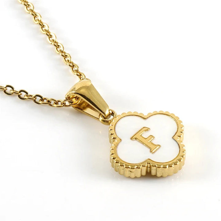 Collar de inicial en forma