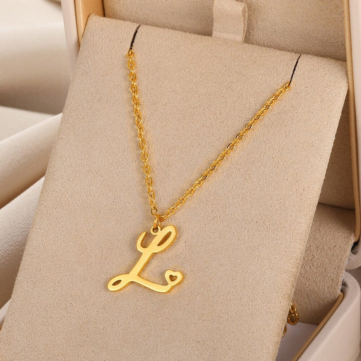 Collares con colgante de inicial