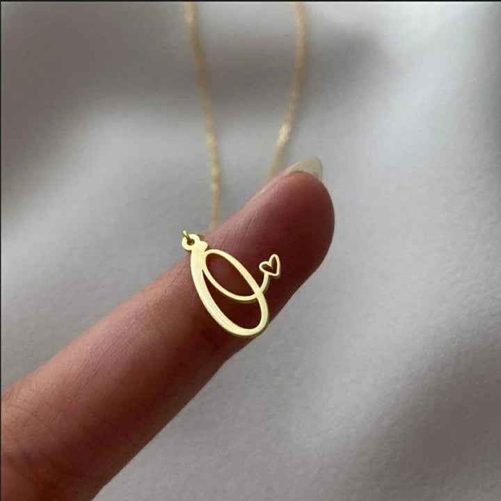 Collares con colgante de inicial