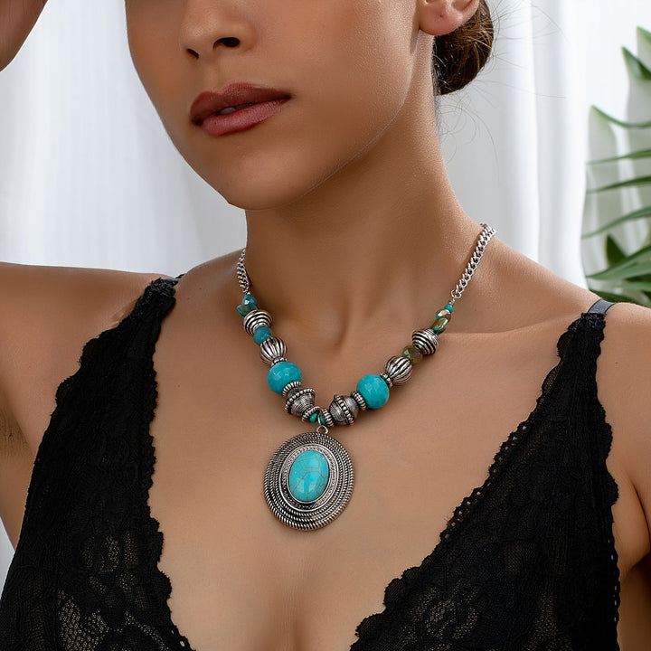 Collar Ovalado Turquesa con Cuentas