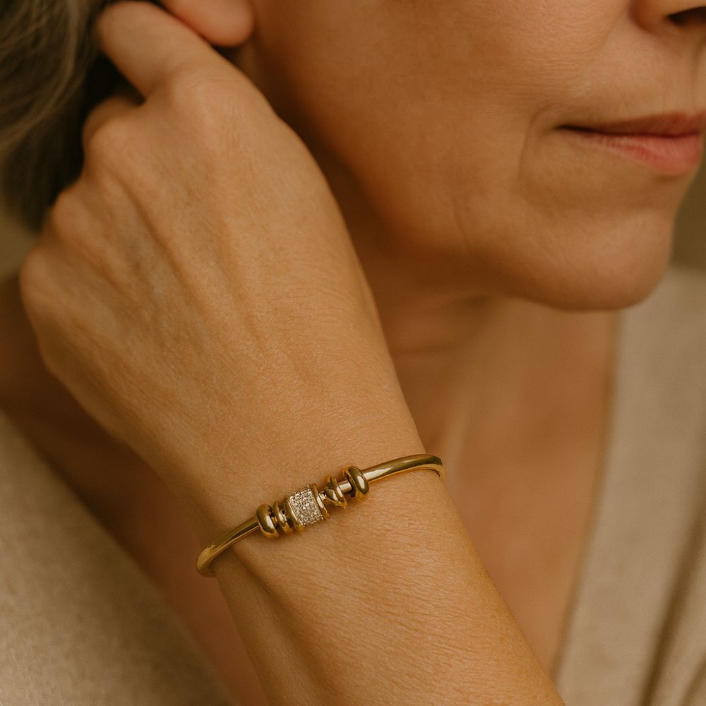 Pulsera Ajustable con Charms Dorados