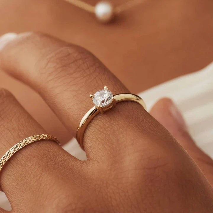 Anillo Solitario Delicado
