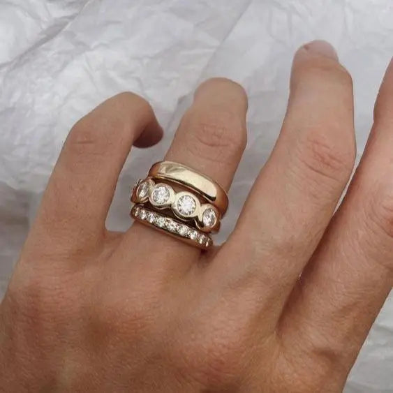 Set de Anillos Dorados Forjados
