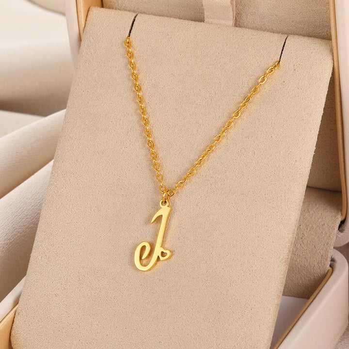 Collares con colgante de inicial