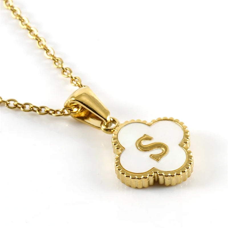 Collar de inicial en forma