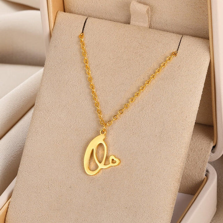 Collares con colgante de inicial