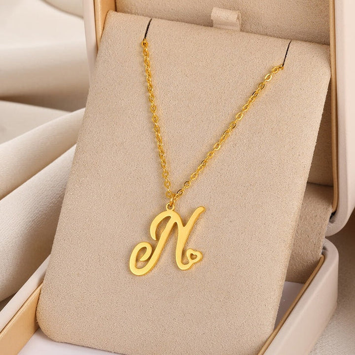 Collares con colgante de inicial