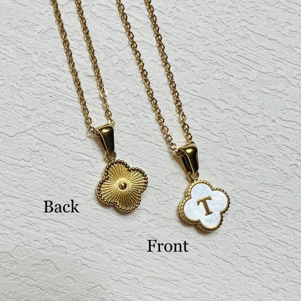 Collar de inicial en forma