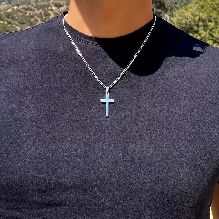 Collar Cruz en acero titanio