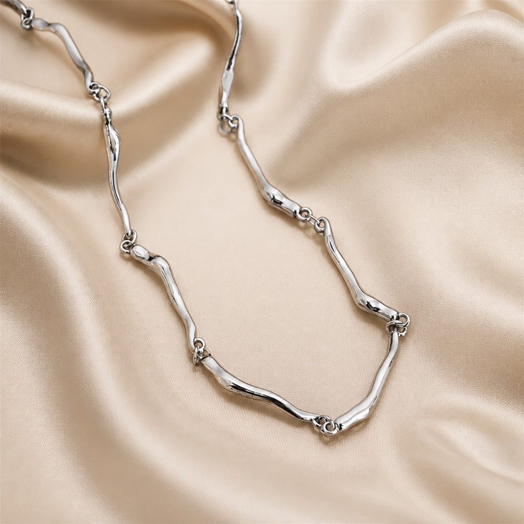 Collar Ondas Retorcido Oro Blanco