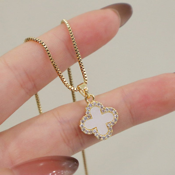 Collar de trébol de cuatro hojas