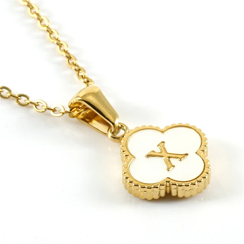 Collar de inicial en forma