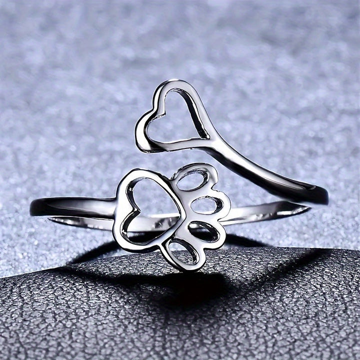 Anillo puesto en el dedo