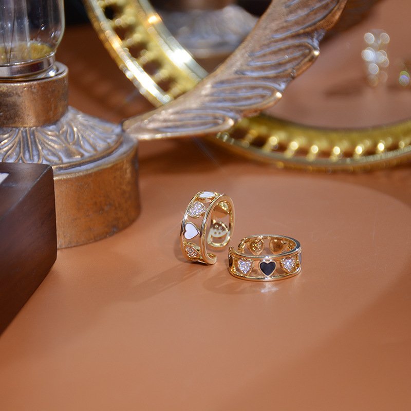 Anillo abierto de corazón con circonitas