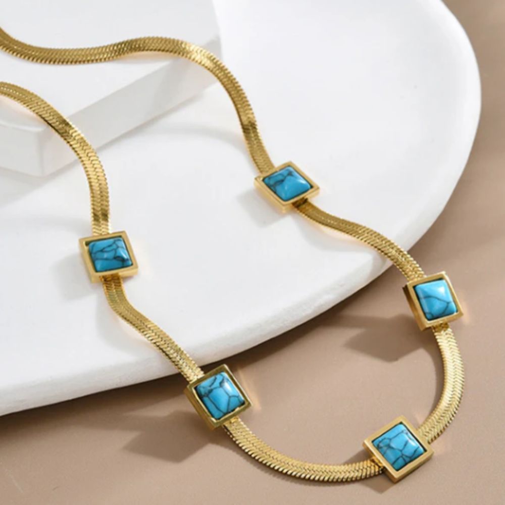 Collar de Oro Costero