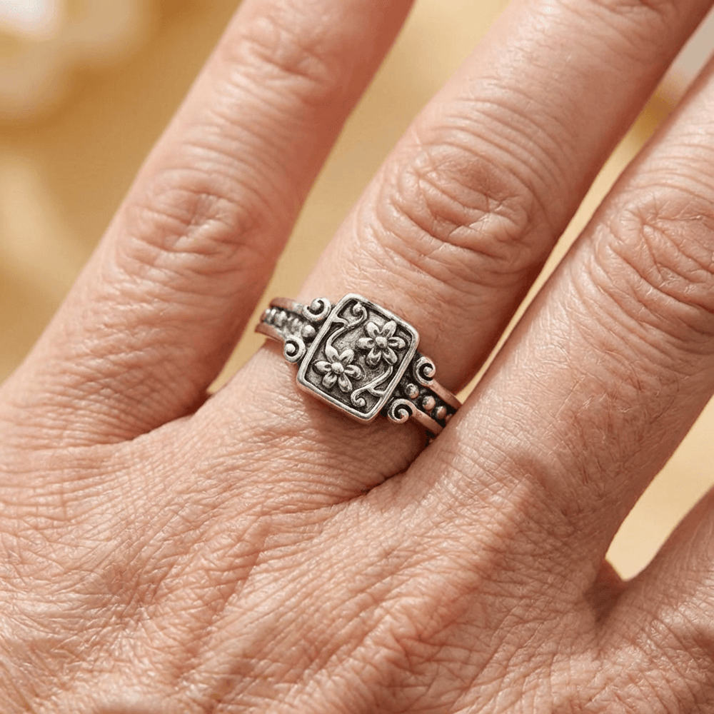 Anillo Boho Flor Tallada