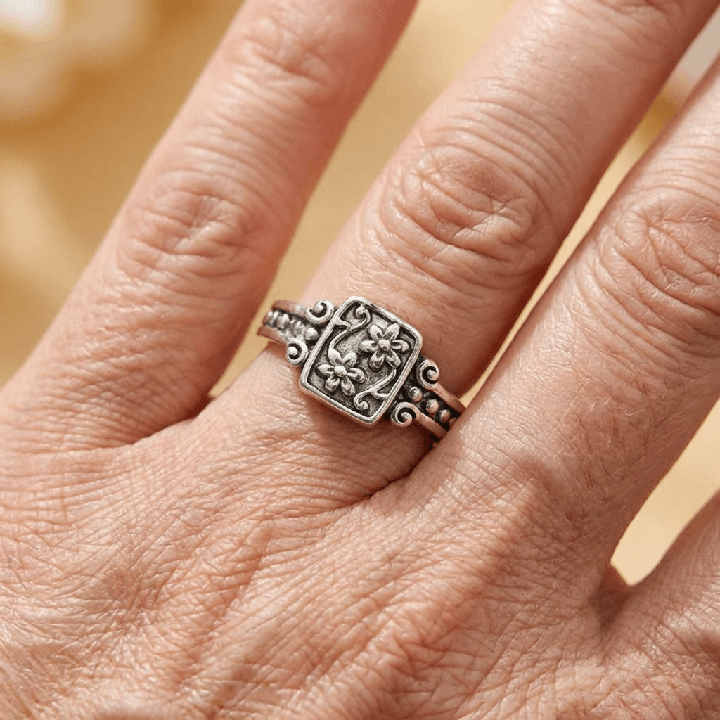 Anillo Boho Flor Tallada