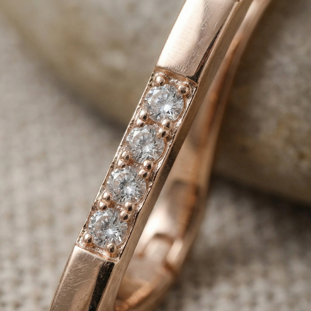 Pendientes Elegantes en Zirconia Dorada