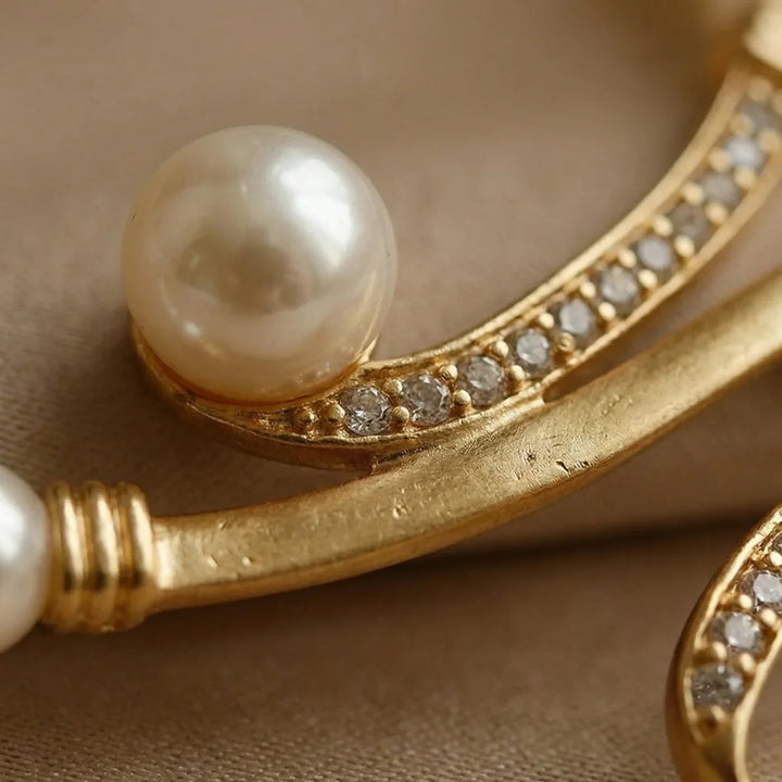 Conjunto de Joyería Elegante con Perlas