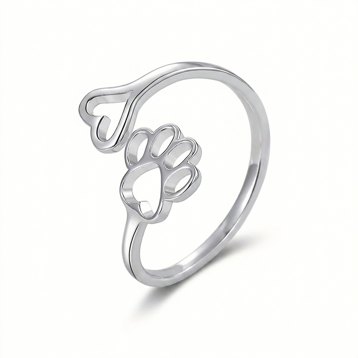 Anillo corazón con huella de perro, foto principal fondo blanco