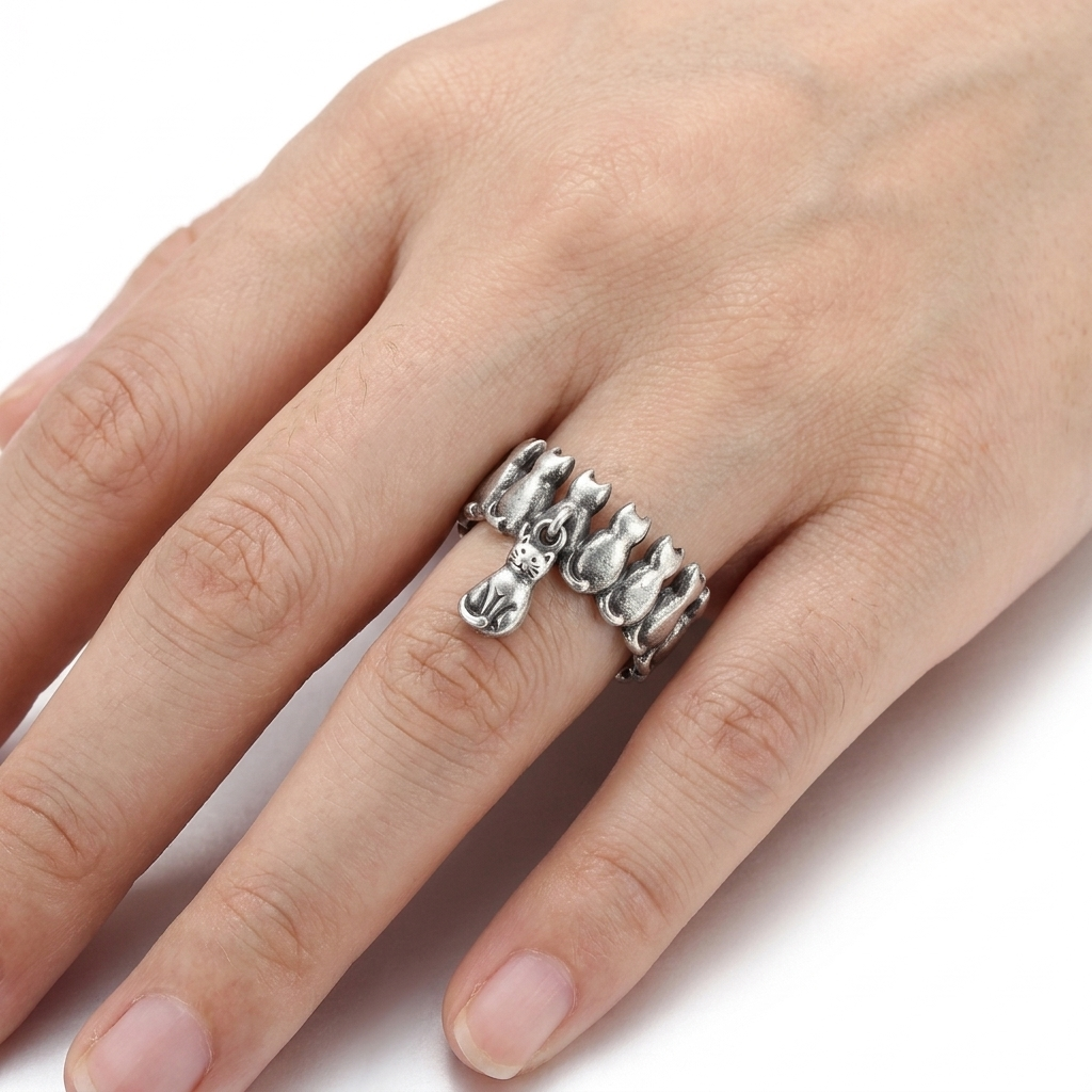 Anillo gato colgante vintage, otro ángulo