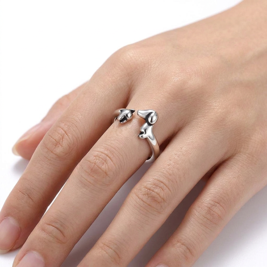 Anillo teckel vintage ajustable, otro ángulo