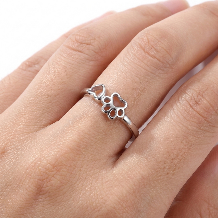 Anillo corazón calado con huella, otro ángulo