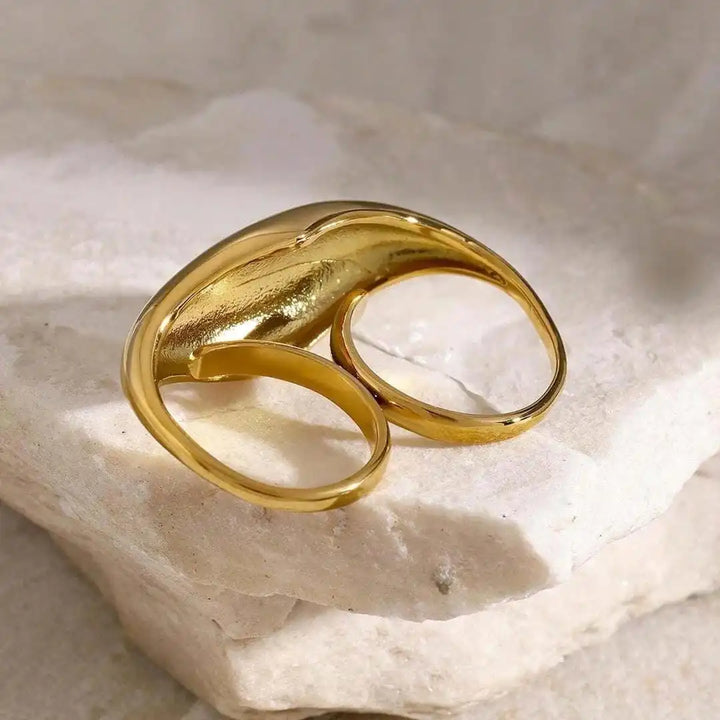 Anillo Doble Dorado Atemporal