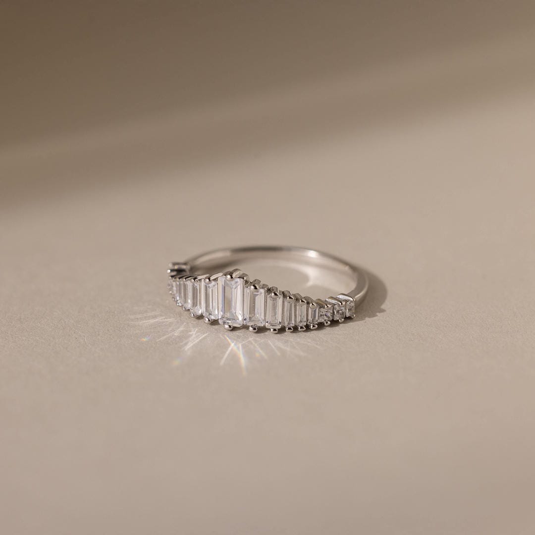 Anillo Baguette Piedra Minimalista
