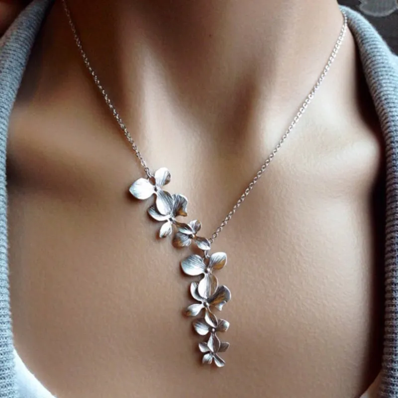 Collar Flor Vintage Plateado