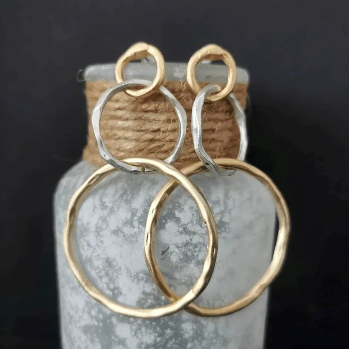 Aros Dorados Entrelazados