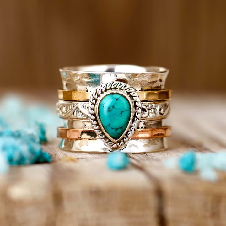 Anillo Declarativo con Turquesa Ovalada