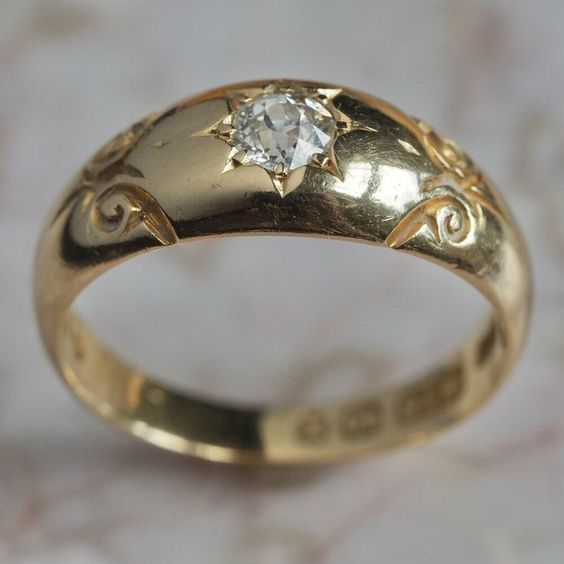 Anillo Vintage con Estrella de Oro