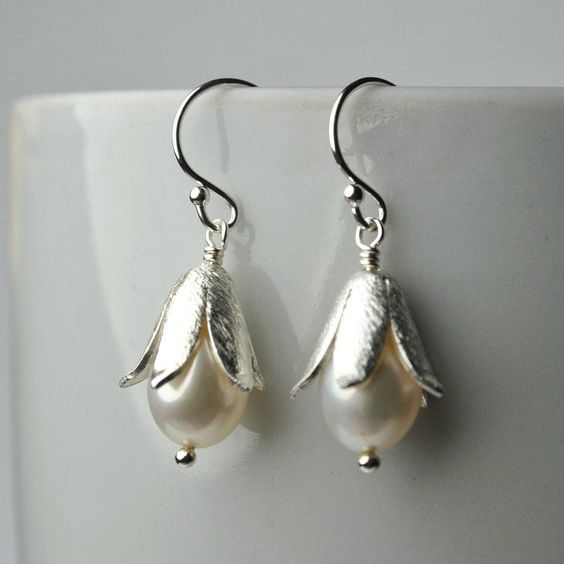 Pendientes Vintage con Loto y Perla Plateados