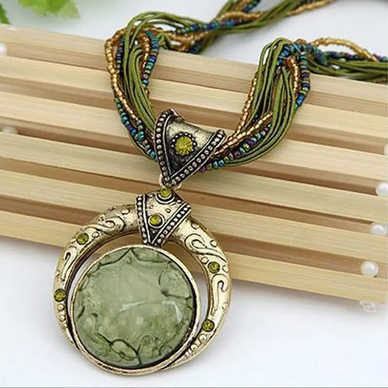 Collar Verde de Oro