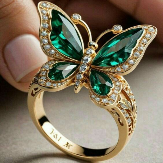 Anillo de mariposa cristalina verde