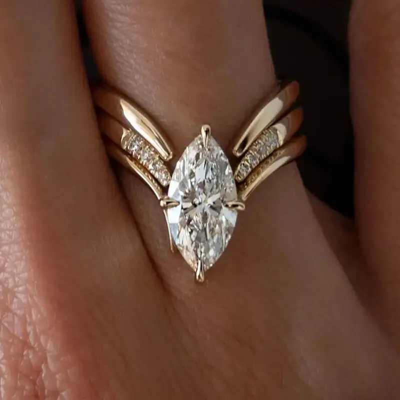 Anillo Corona Gota Dorado