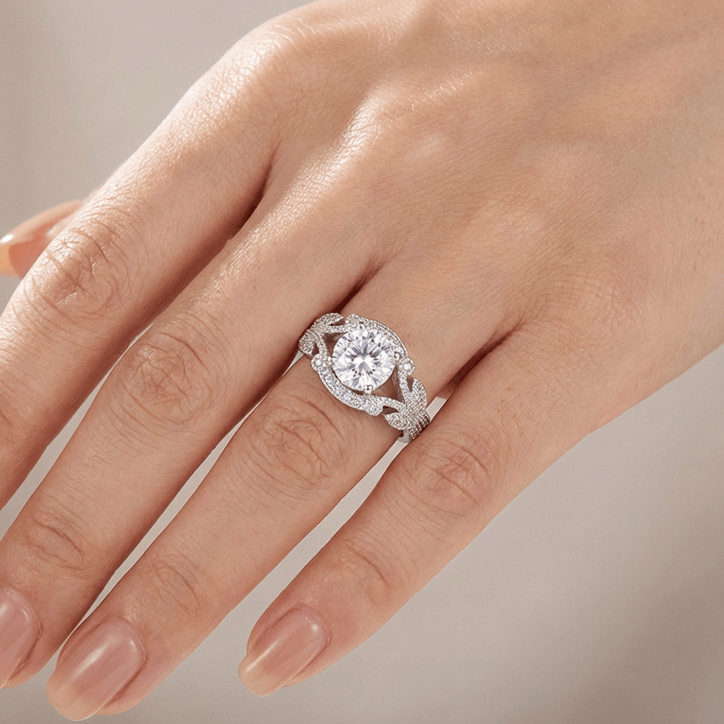 Anillo Vintage Trenzado con Circonita Plateado