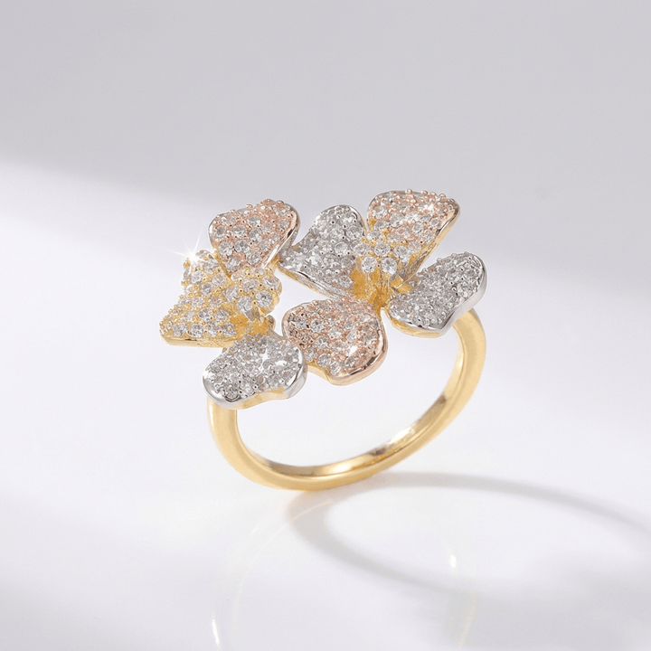 Anillo Triple con Mariposa y Cristal